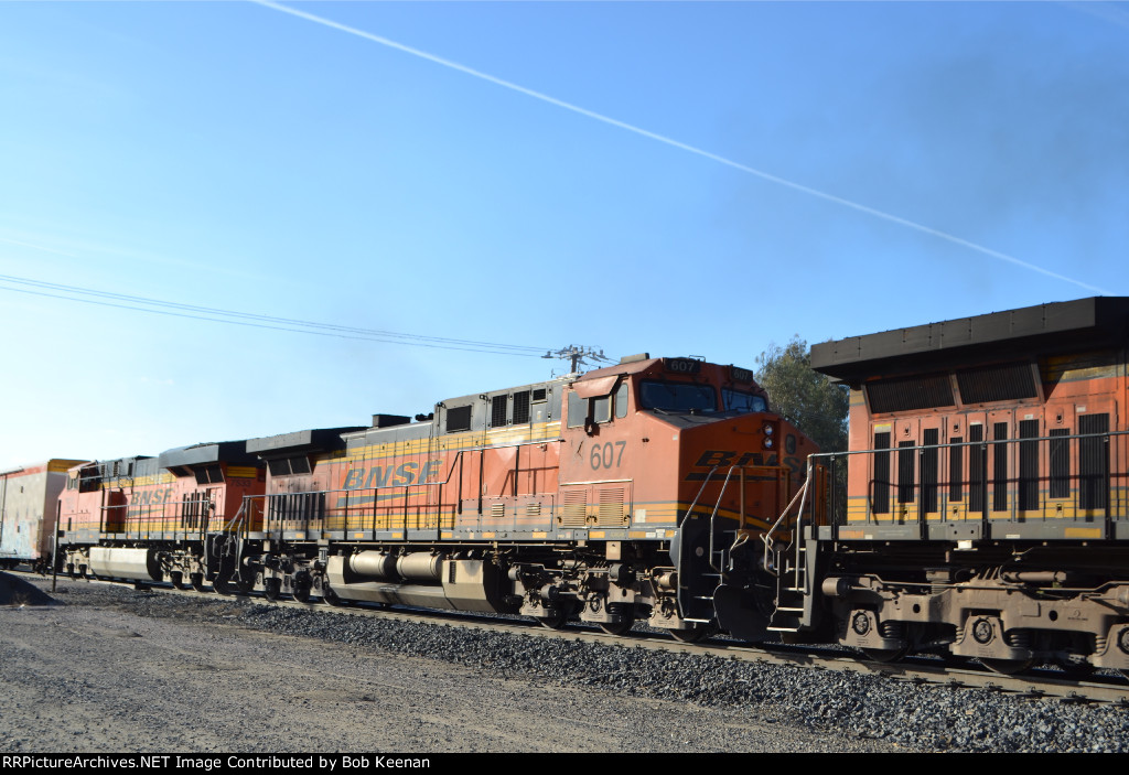 BNSF 607